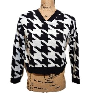 Girls Self Esteem Black and White Print Sweater Size 16